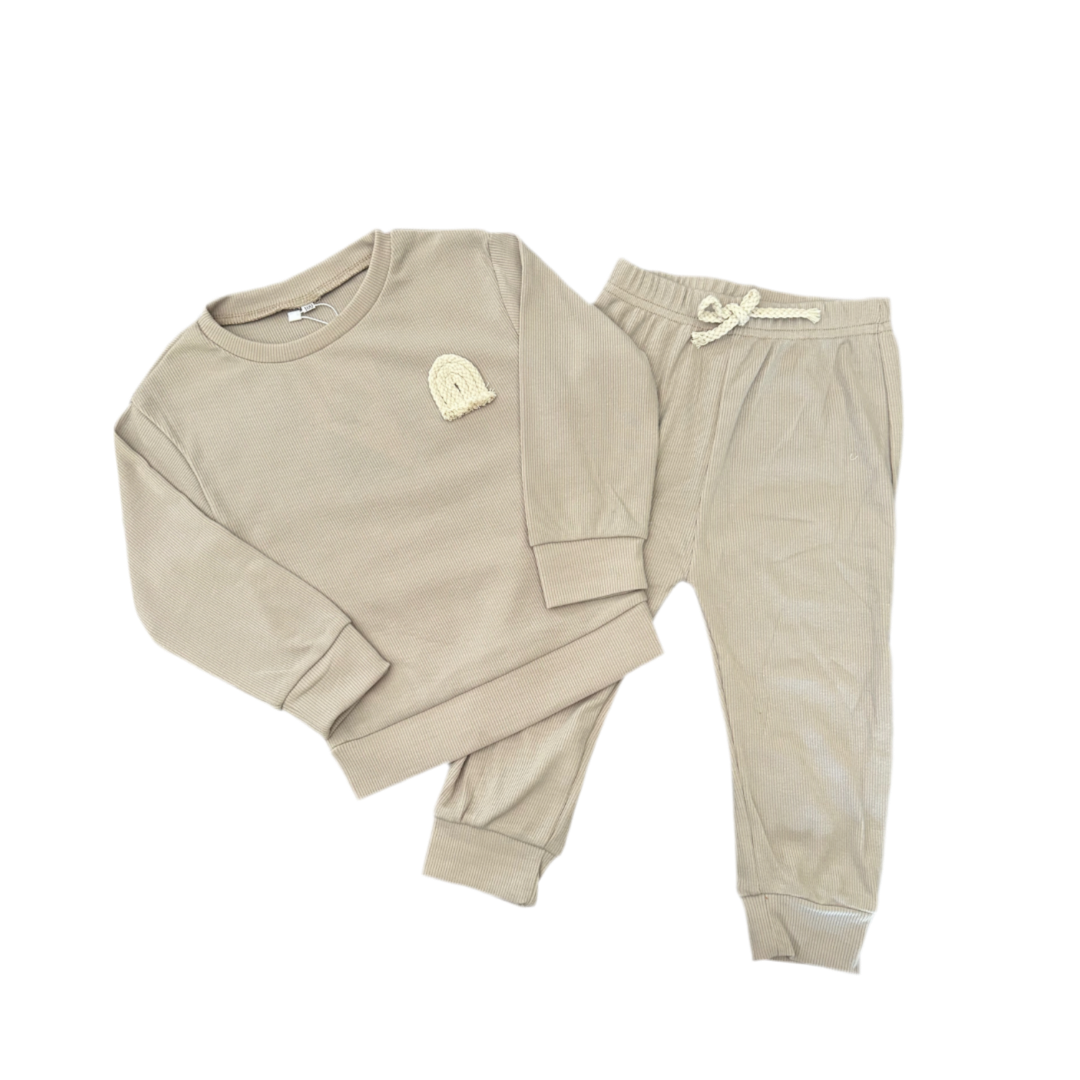 Conjunto Polerón y Pantalón