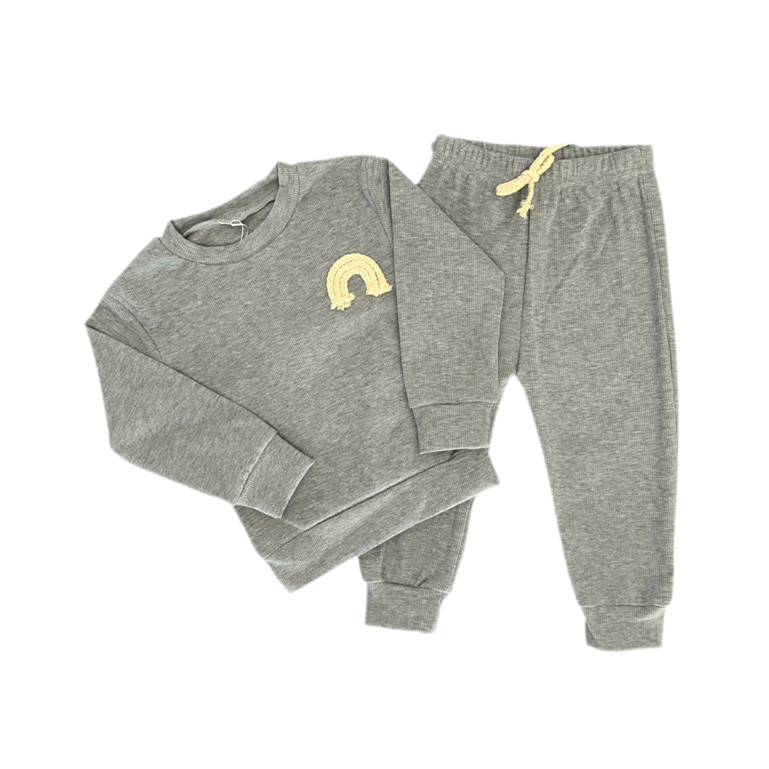 Conjunto Polerón y Pantalón