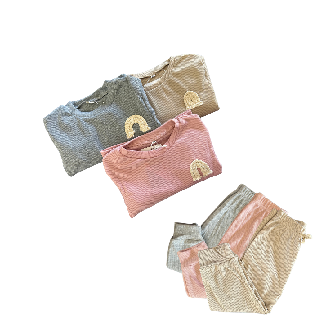 Conjunto Polerón y Pantalón