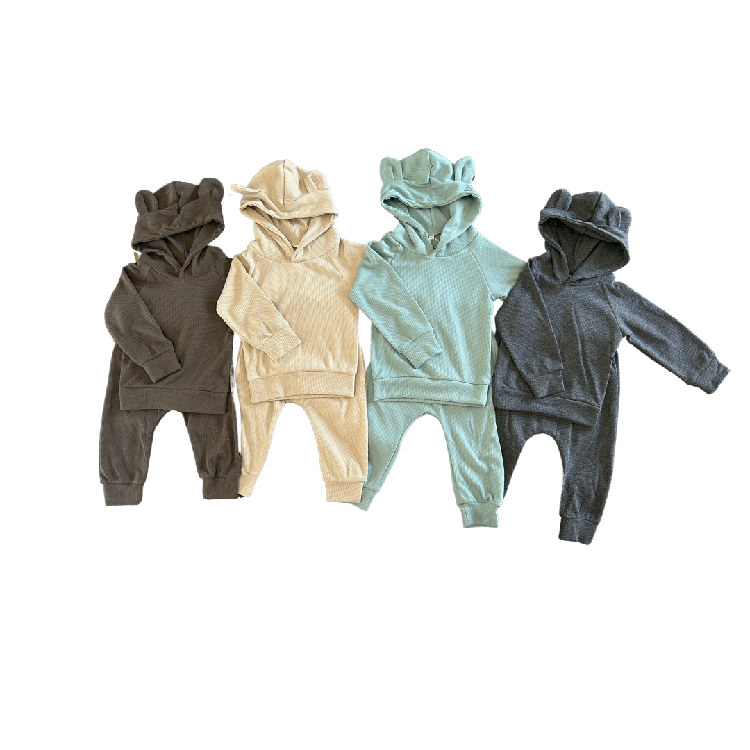 Conjunto Polerón y Pantalón con Gorro