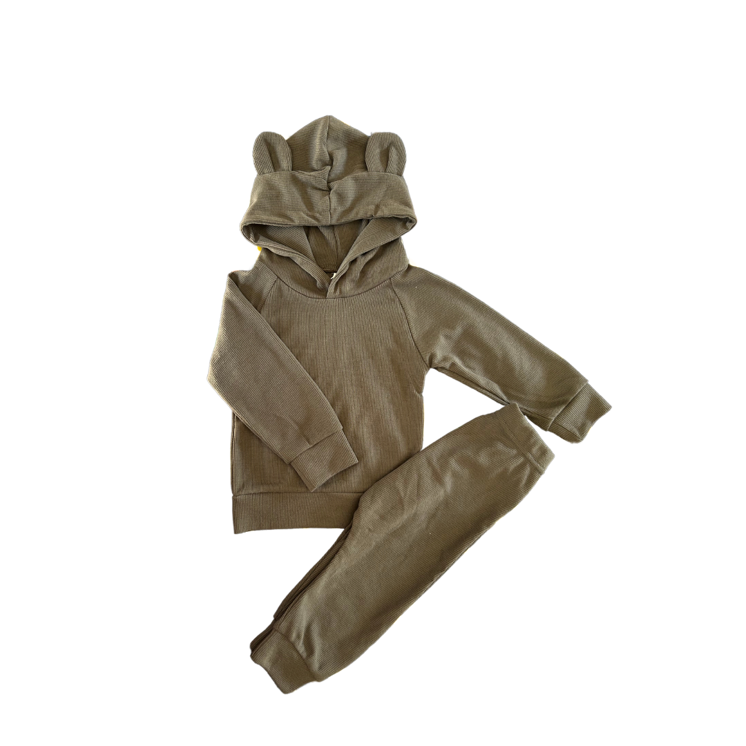 Conjunto Polerón y Pantalón con Gorro