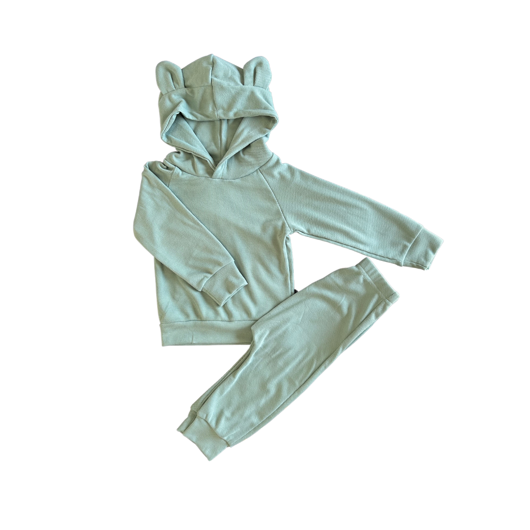 Conjunto Polerón y Pantalón con Gorro